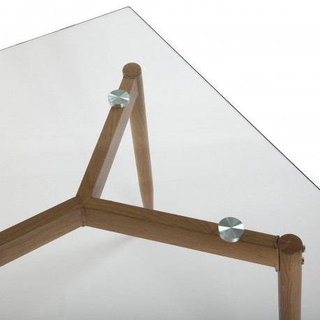TABLE  REBECKA
